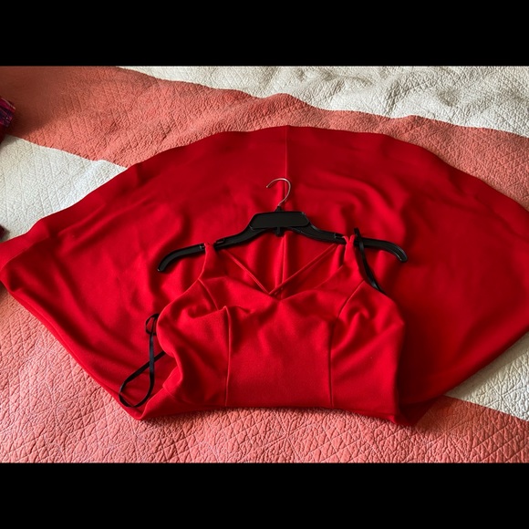 Red dress - Picture 6 of 9